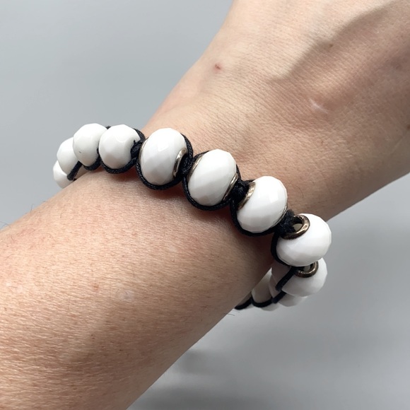 Natural faceted white agate macrame adjustable bracelet 🌺 - Picture 3 of 6